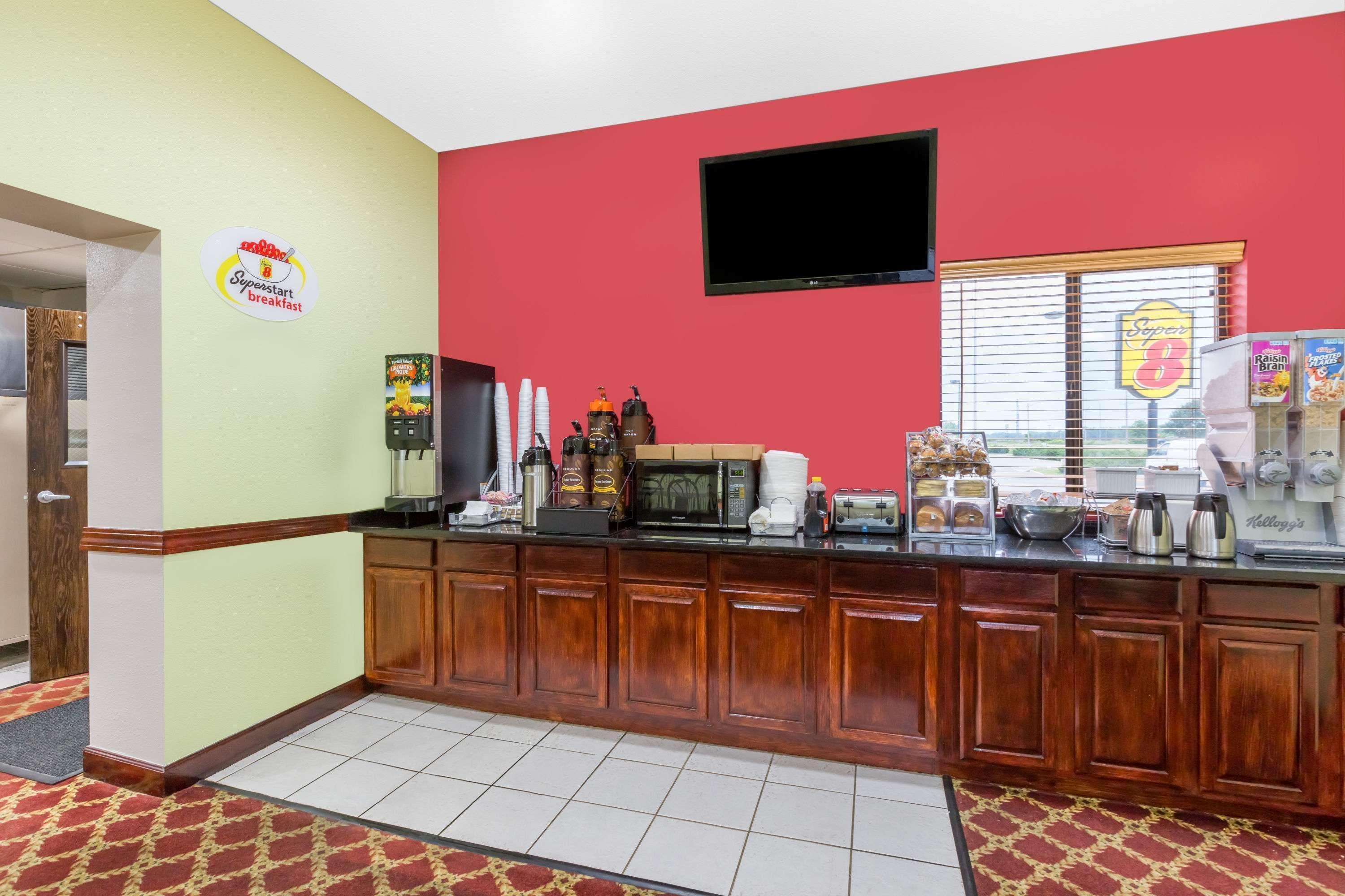 Hotel Super 8 By Wyndham Ames Esterno foto