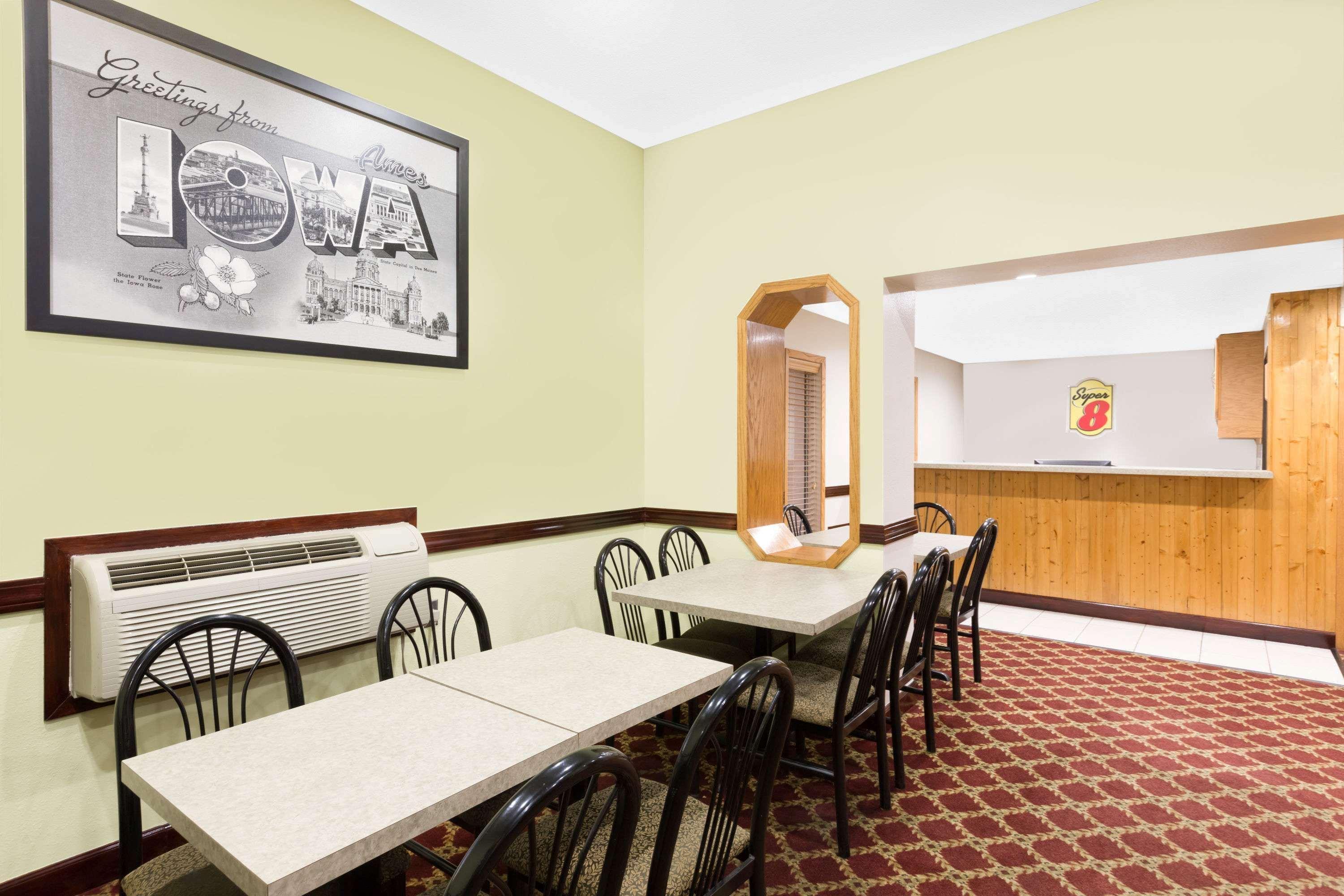 Hotel Super 8 By Wyndham Ames Esterno foto