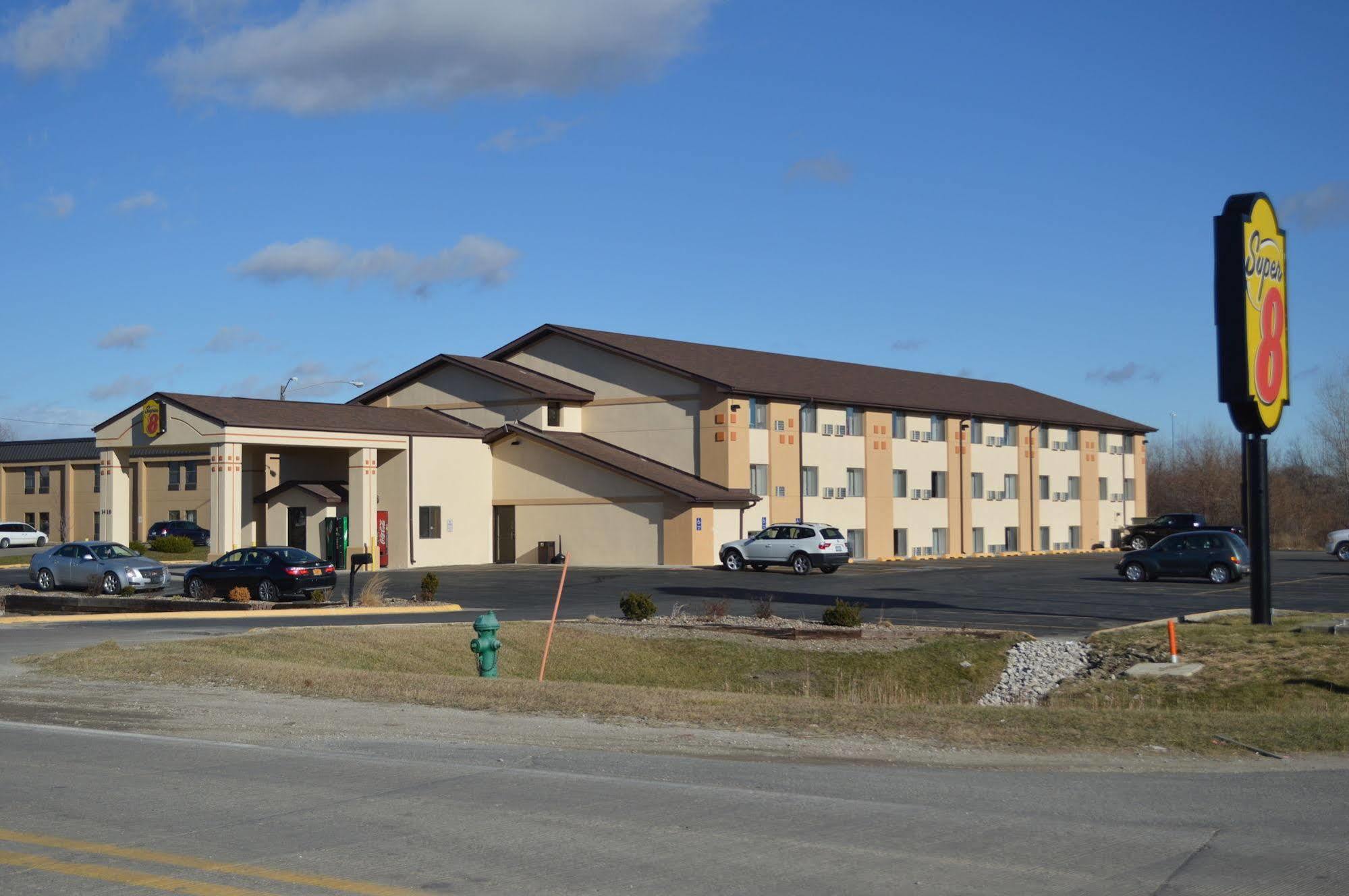 Hotel Super 8 By Wyndham Ames Esterno foto